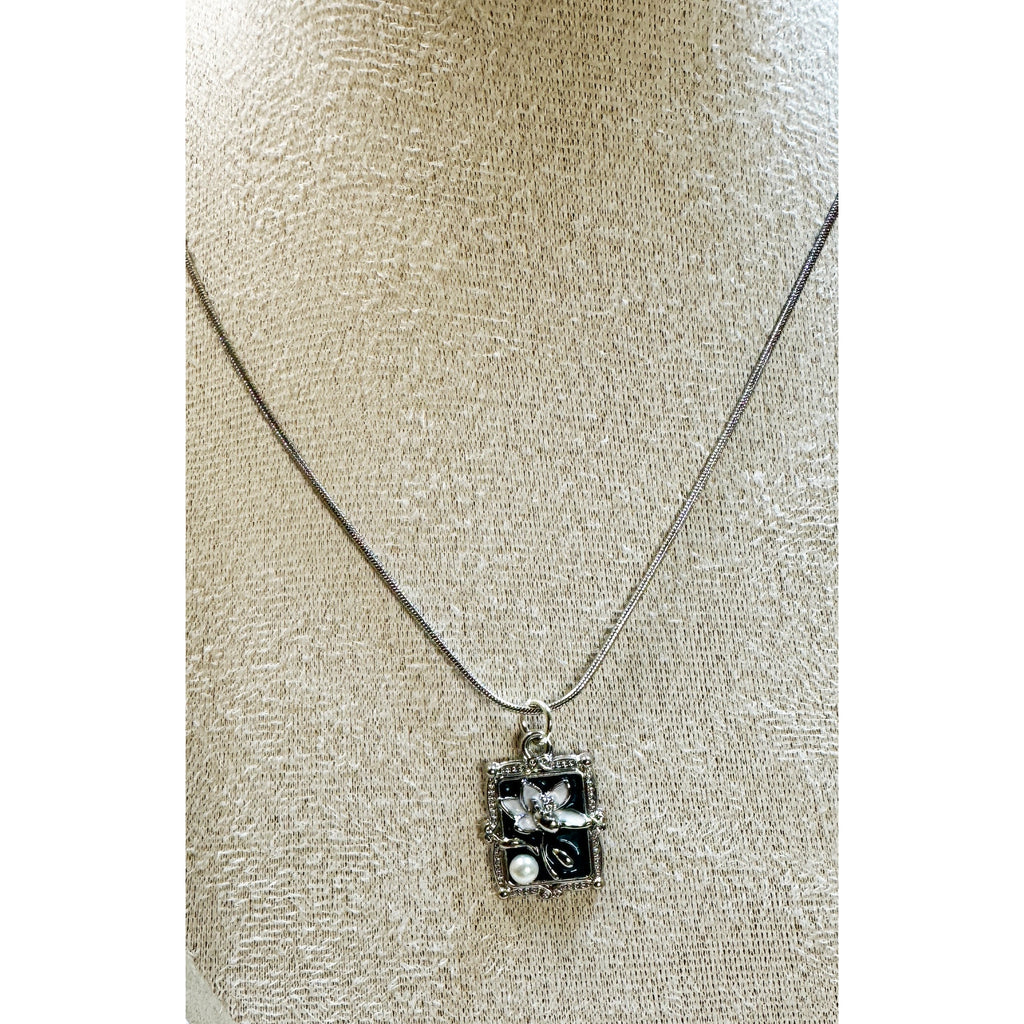 Silver Tone Black Enamel Flower Necklace Faux Pearl 18" Metal Cord New N463