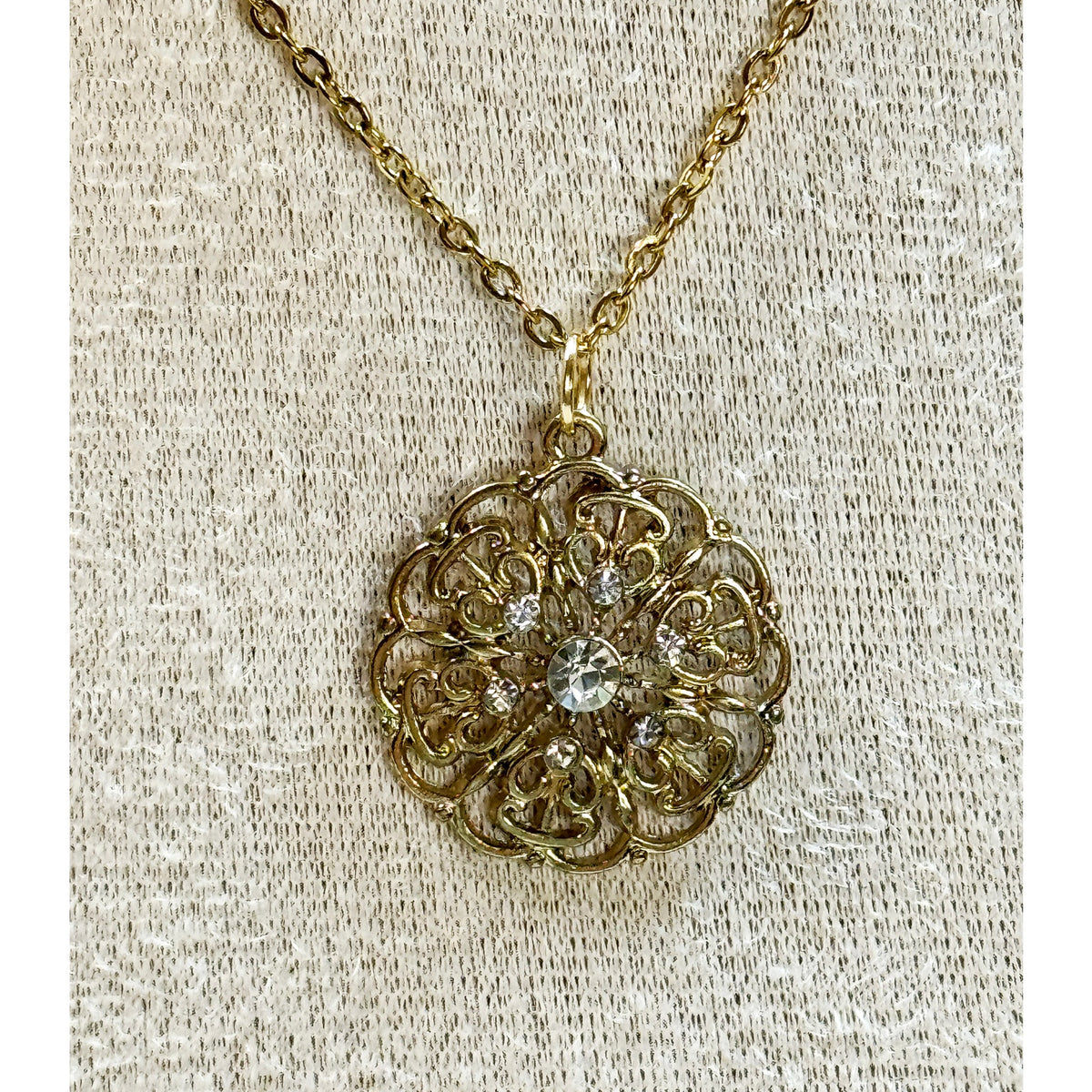 Vintage Gold Tone Rhinestone Filigree Pendant Necklace Floral 18" Chain N439