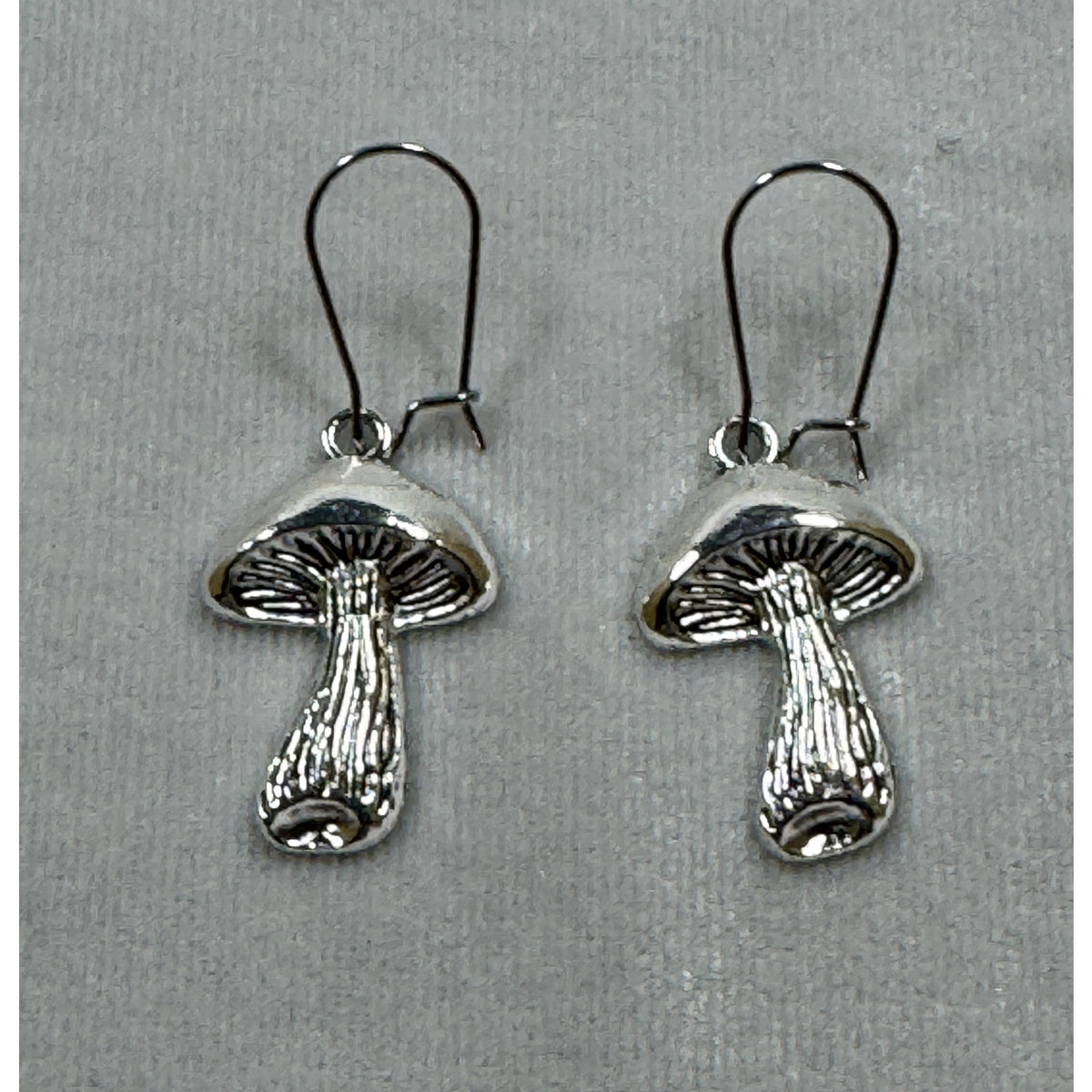 Silver Mushroom Dangle Earrings Woodland Cottagecore Fairycore 1" E268