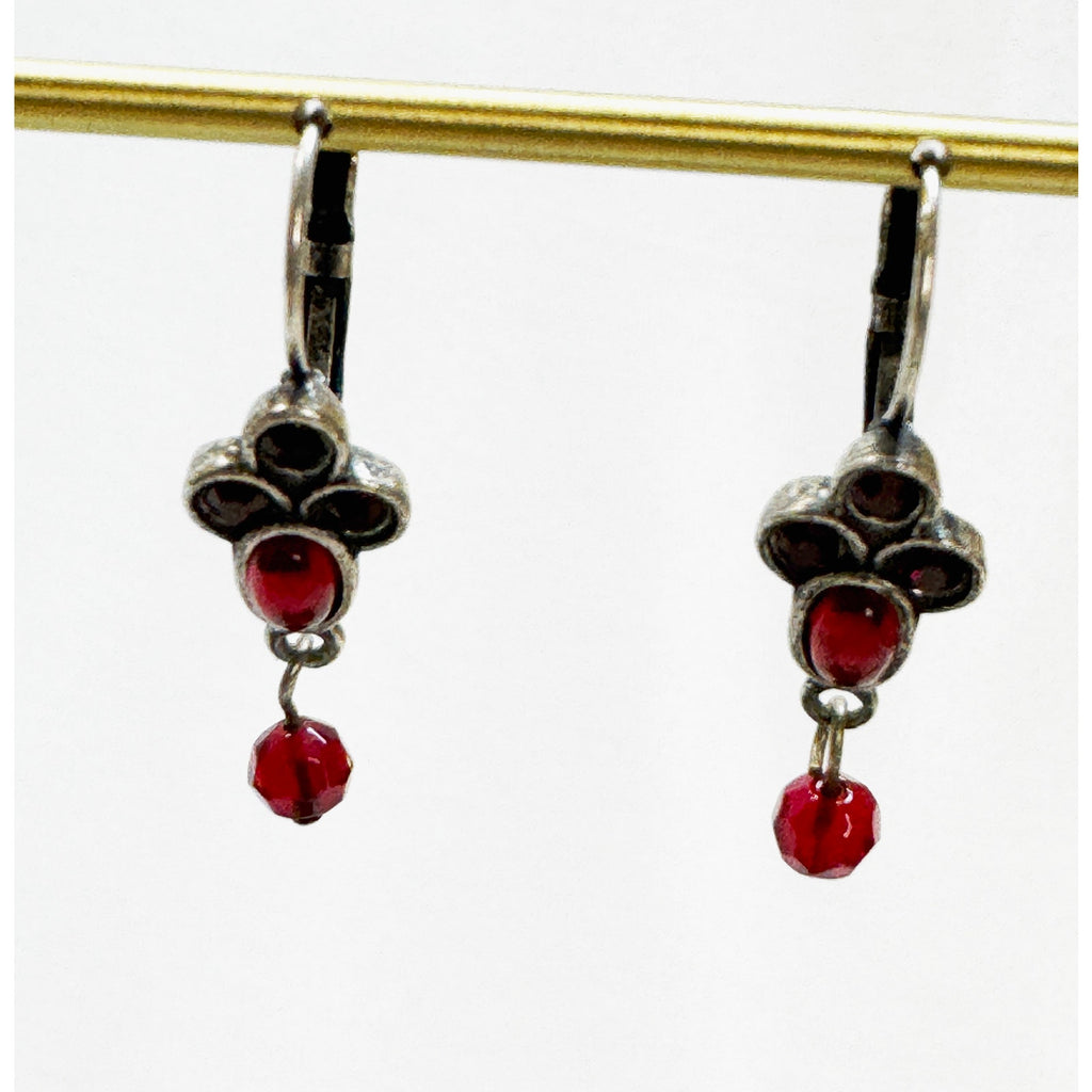 Red Crystal Leverback Dangle Earrings Silver Tone 1.5 Inch Pre-Loved E606