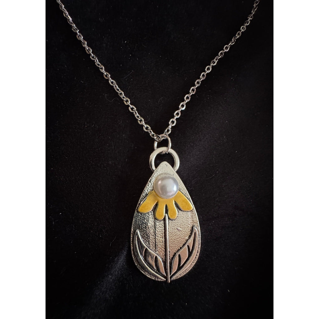 Yellow Flower with Pearl on a Silver Pendant 24 Inch Chain N274