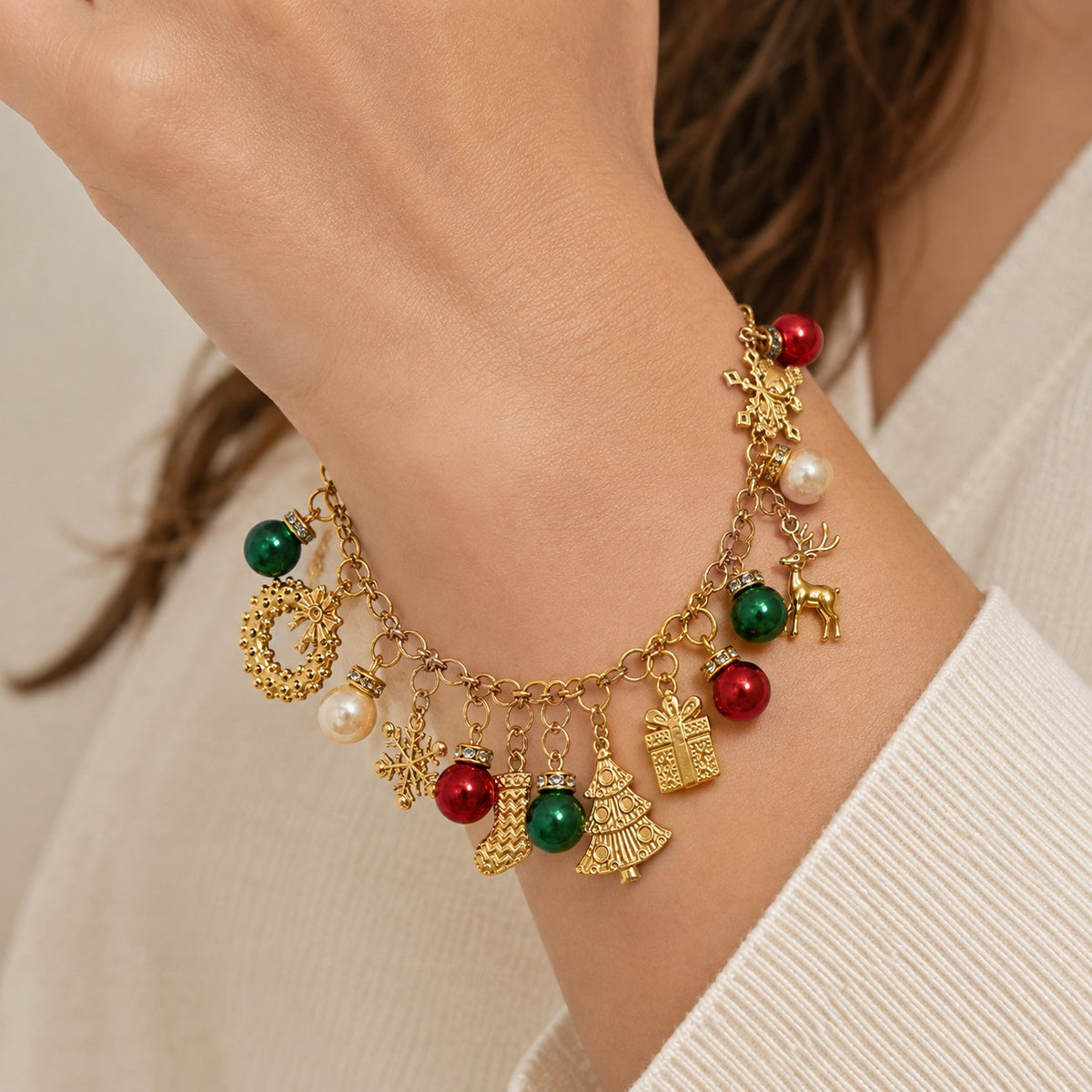 Gold Tone Christmas Charm Bracelet Holiday Tree Gift Wreath 7.25"  B073