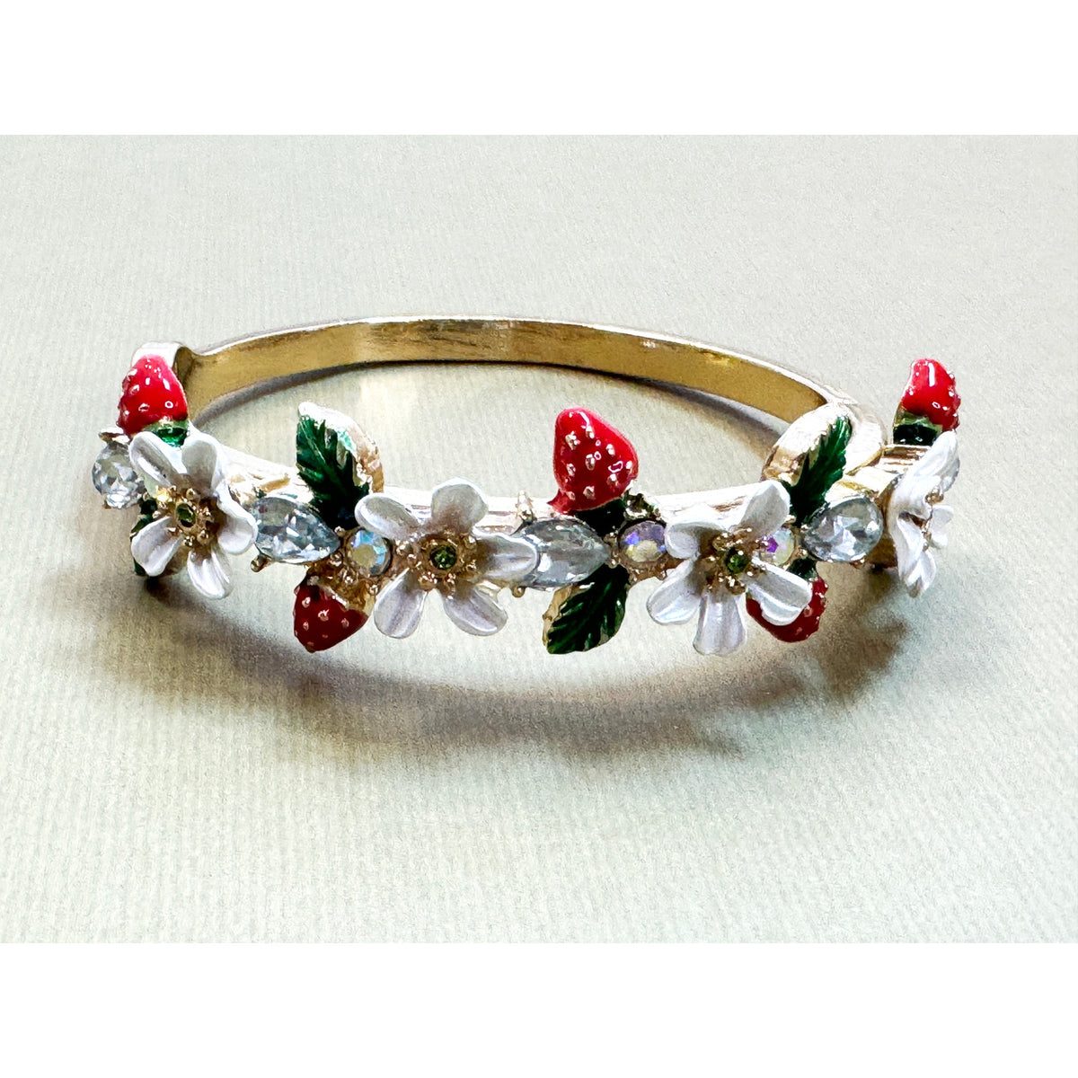 Gold Tone Strawberry & Daisy Hinged Bangle Bracelet Rhinestone Floral B145