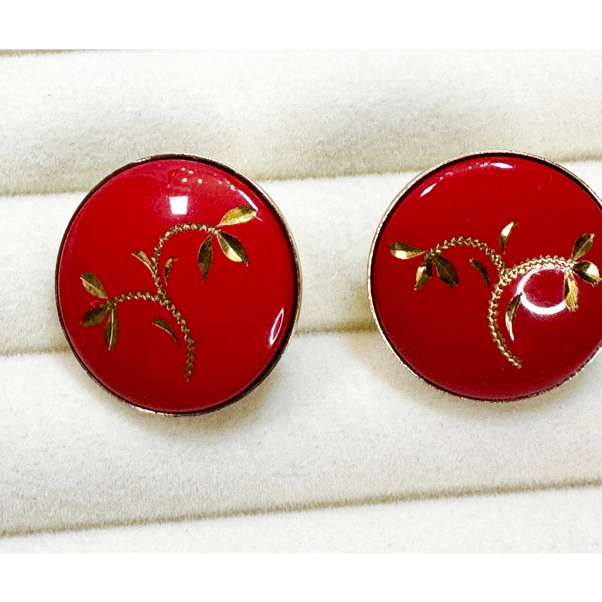 Vintage Red Enamel Gold Leaf Clip On Earrings Round 3/4" Retro Costume E605