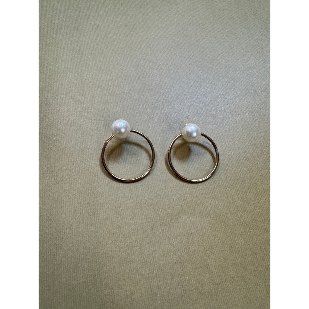 Vintage Faux Pearl Circle Hoop Post Earrings Gold Tone Open Hoop E510