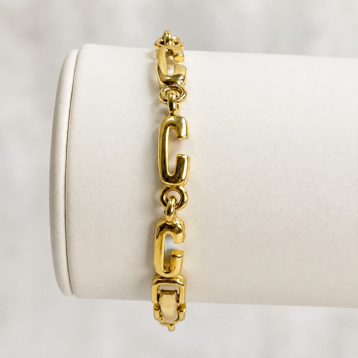 Gold Tone Letter C Link Bracelet 7 Inch Vintage Style Statement Jewelry B170