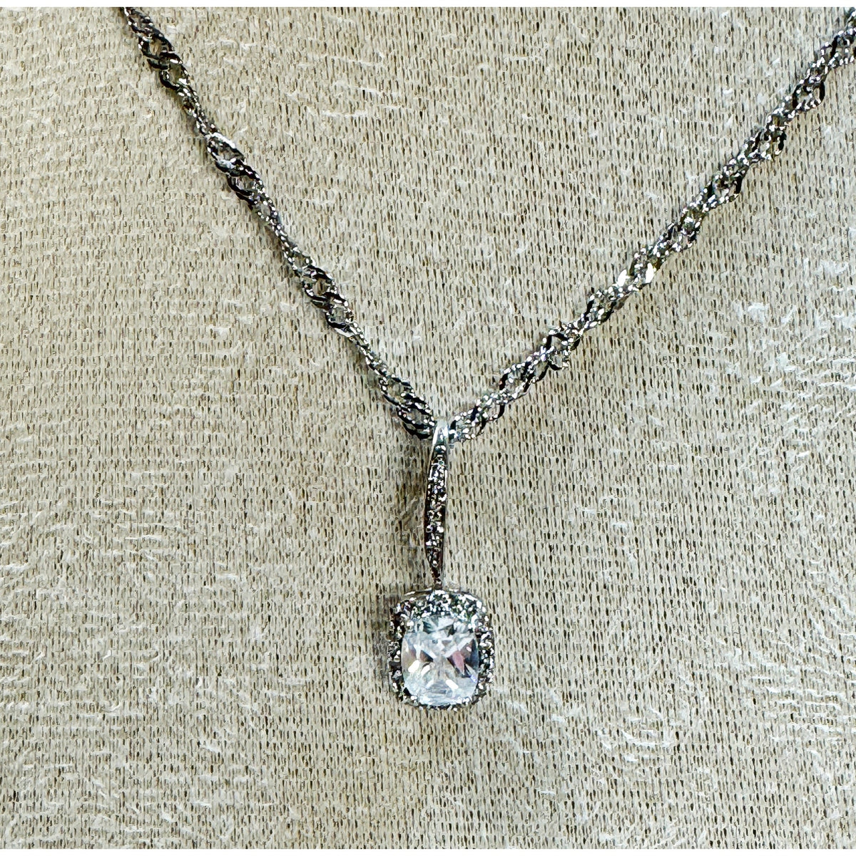 Vintage Large Clear Rhinestone Pendant Silver Tone 18" Chain Statement N454