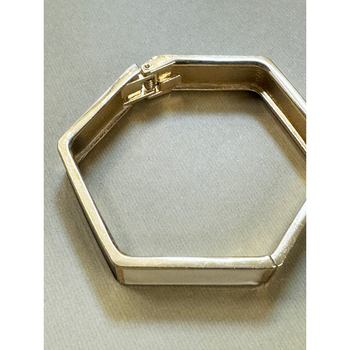 Vintage Black White Enamel Hinged Bangle Bracelet Gold Tone Geometric 1/2"  B088