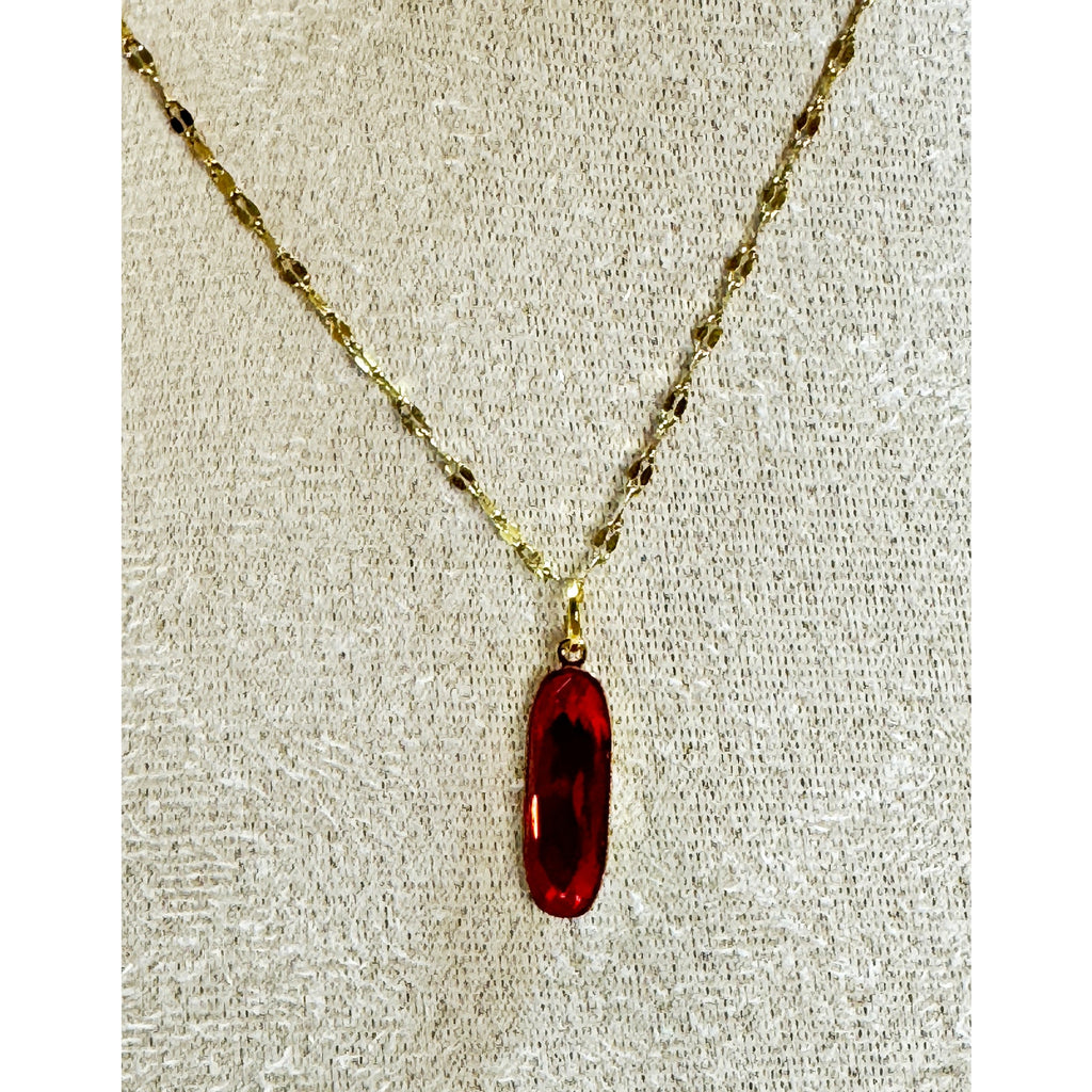 Red Acrylic Pendant Necklace Gold Tone 18" Chain 1" Pendant N458