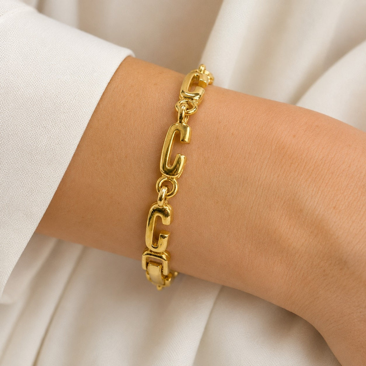 Gold Tone Letter C Link Bracelet 7 Inch Vintage Style Statement Jewelry B170