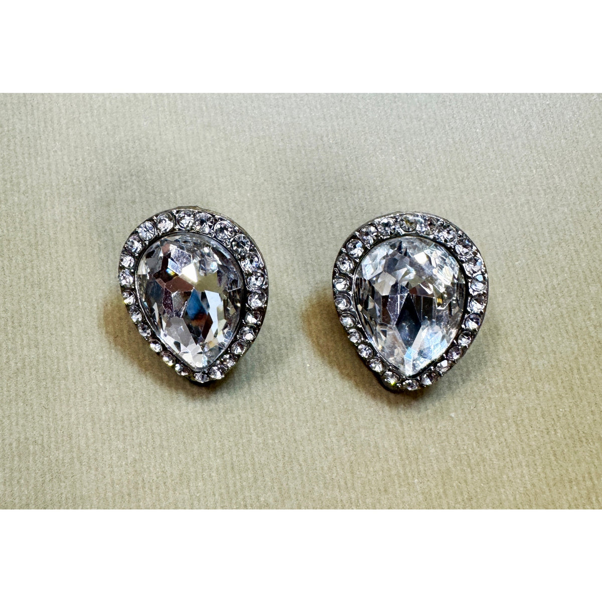 Vintage Clear Rhinestone Clip-On Earrings Silver Tone Teardrop Statement 1" E497