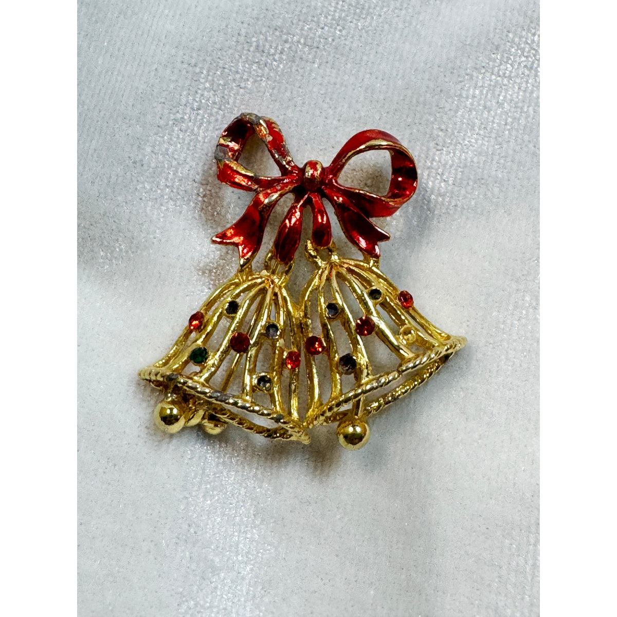 Vintage Christmas Bell Brooch Pin Red Bow Gold Tone Rhinestone Holiday CP194