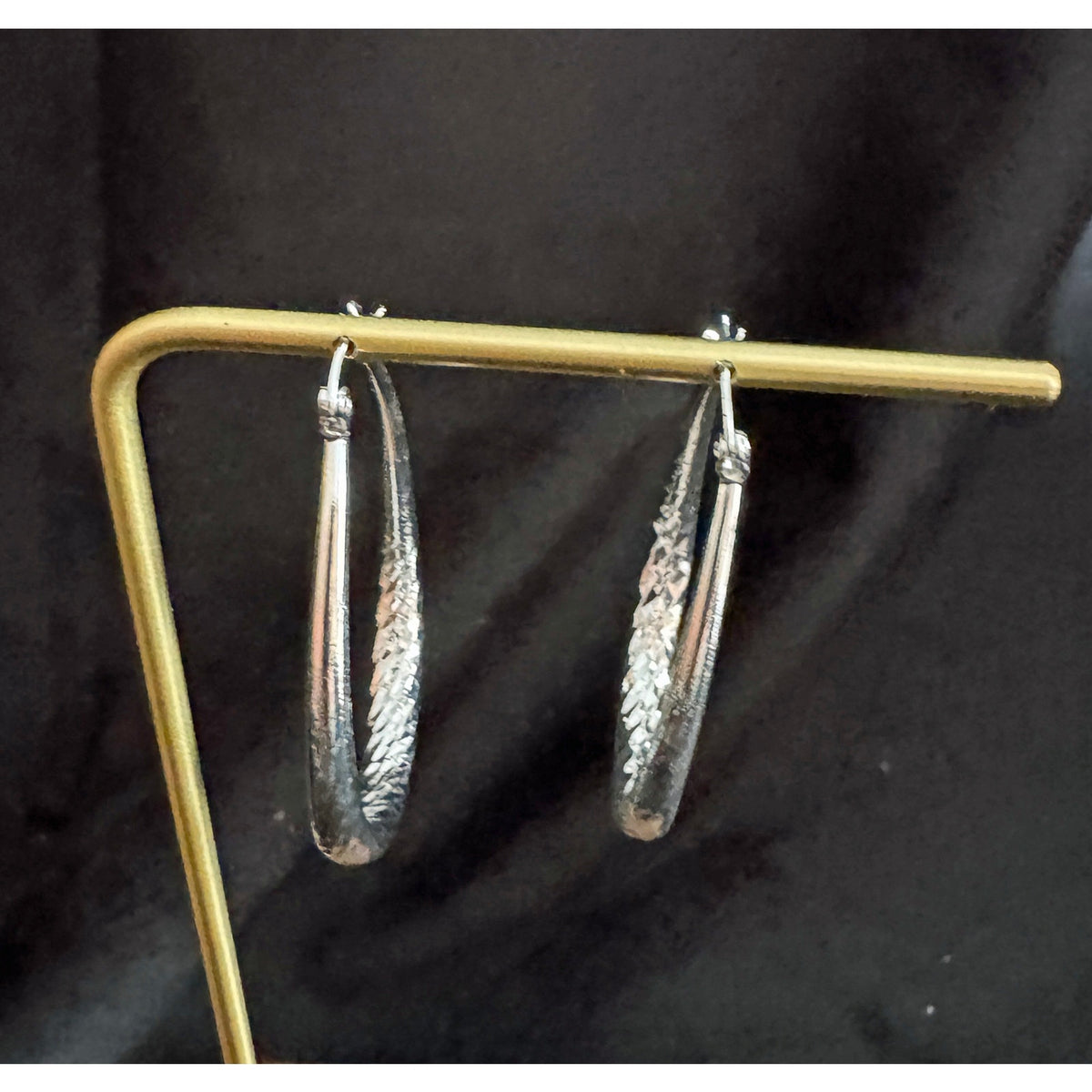 New Large 925 Silver Hoop Earrings with Saddleback Closure E171