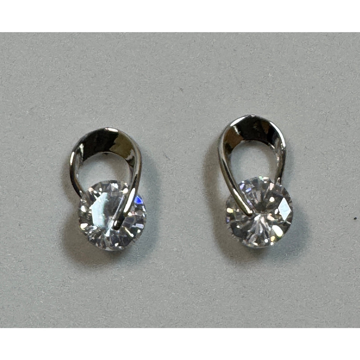Silver Rhinestone Stud Earrings Clear Crystal Accent 5/8" New Elegant E301
