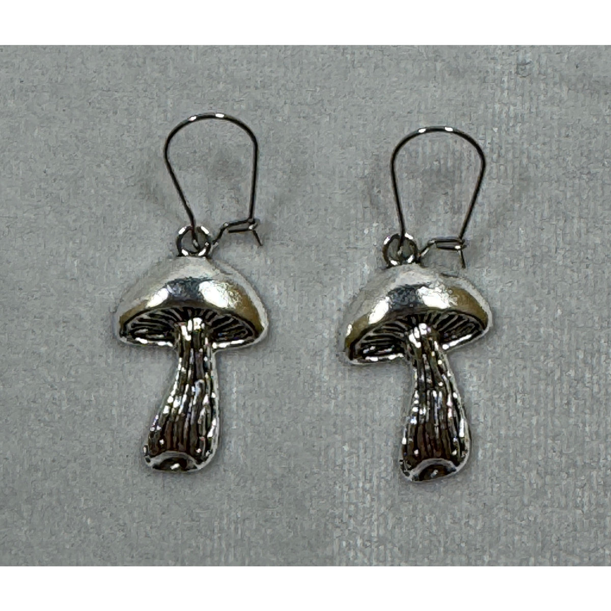 Silver Mushroom Dangle Earrings Woodland Cottagecore Fairycore 1" E268