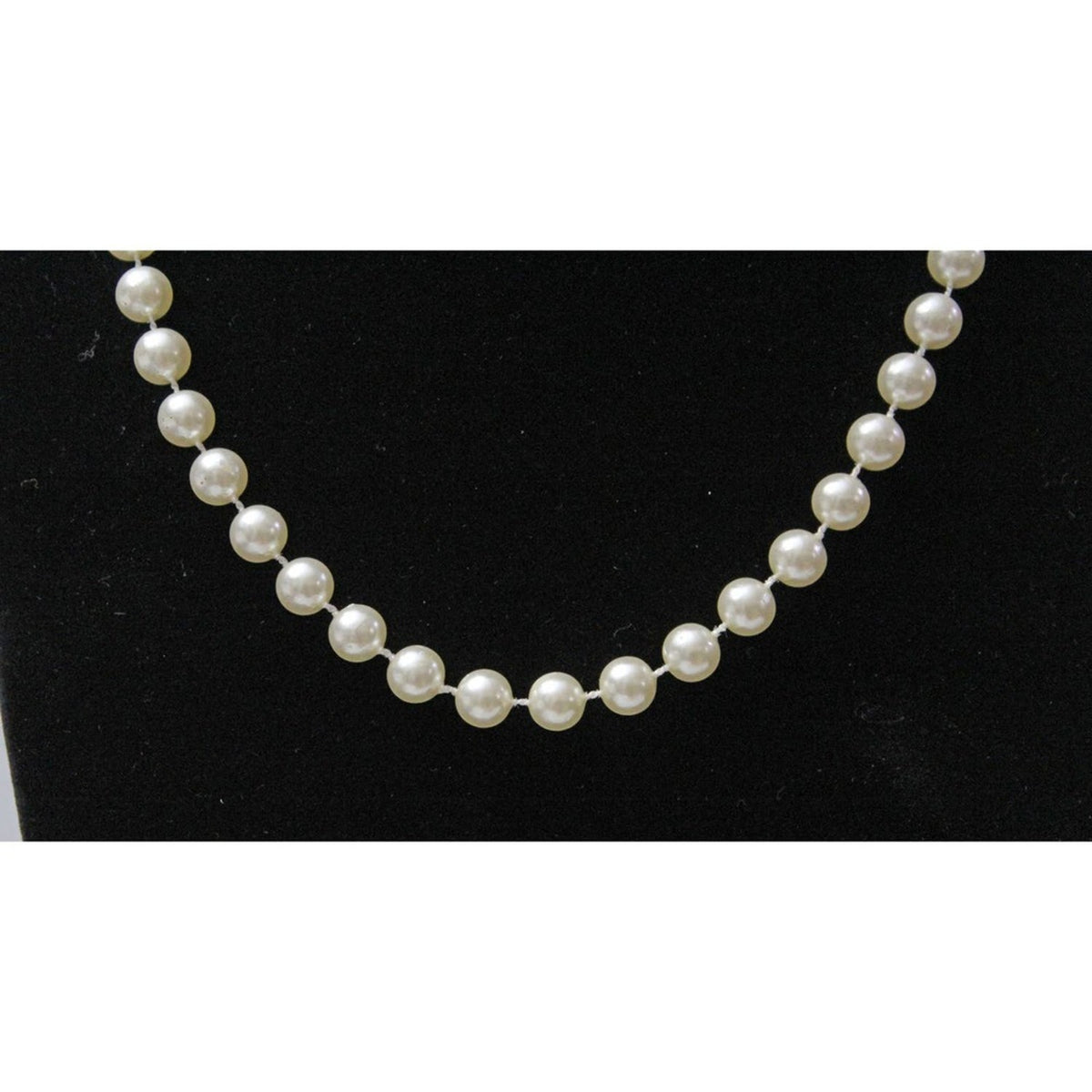 Vintage Ivory Colored Faux Pearl Necklace 18 Inches N86A