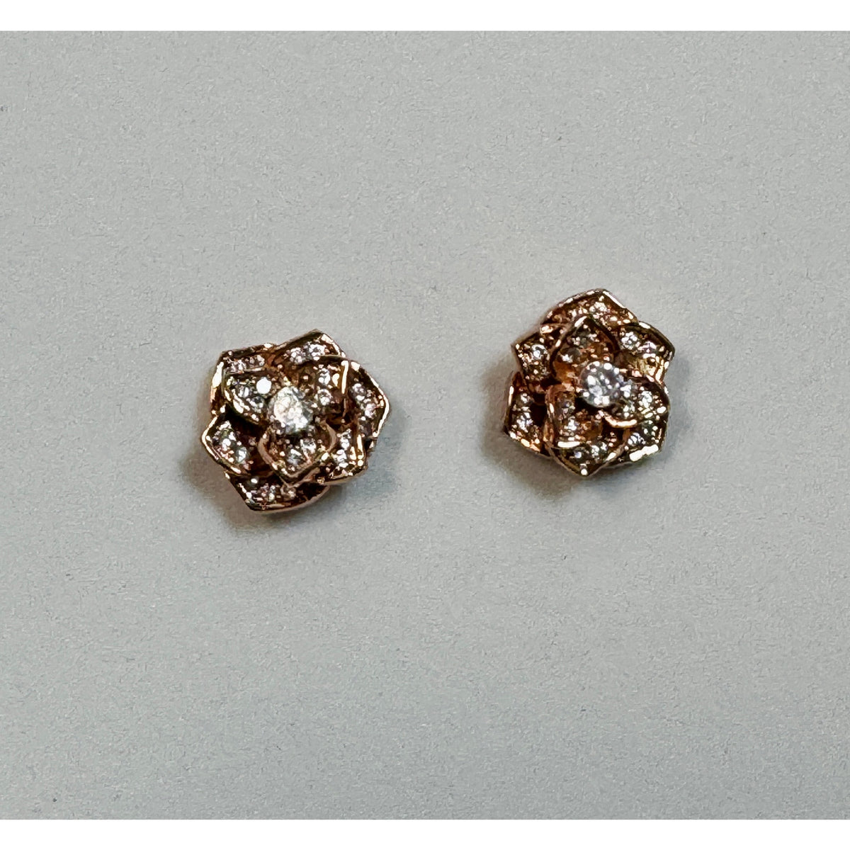 Rose Gold Rhinestone Flower Stud Earrings 1/2" Post Earrings Sparkly New  E304