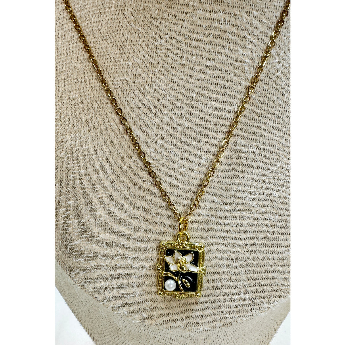 New Gold Tone Floral Pendant Necklace Black Enamel Faux Pearl N456