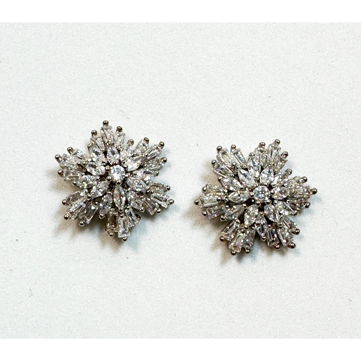 Silver Tone Rhinestone Flower Post Earrings Sparkly Crystal Studs 5/8" E292