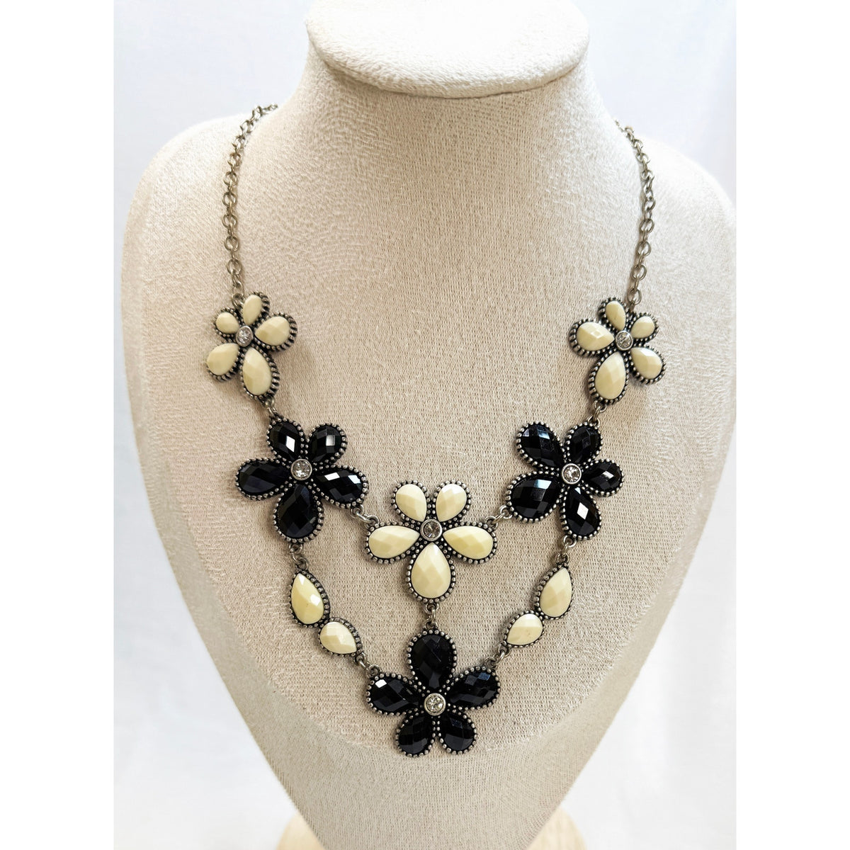 Vintage Black White Flower Bib Necklace Rhinestone 18-20 Statement  N416