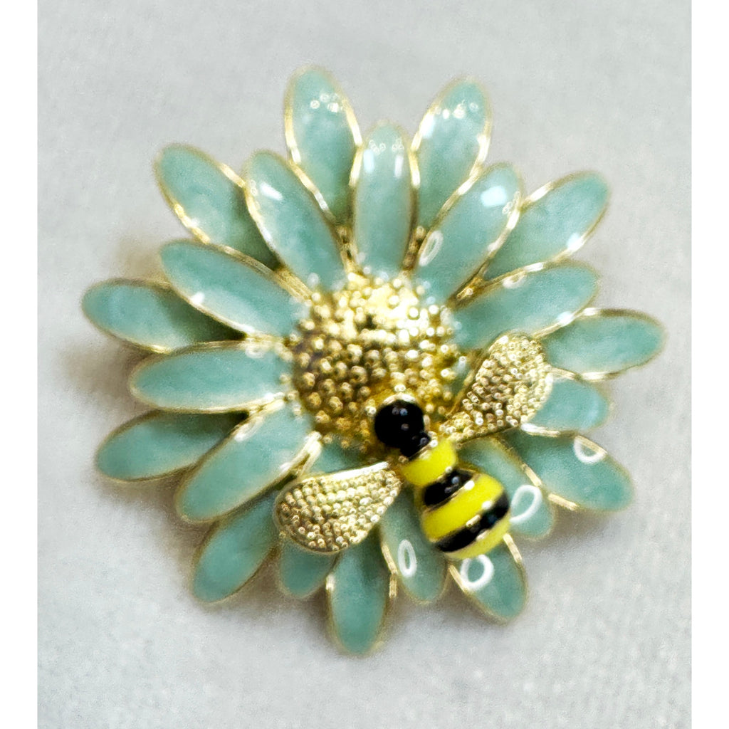 New Enamel Daisy Bee Brooch Pin Blue Flower Gold Tone Nature Garden 1.75" CP198