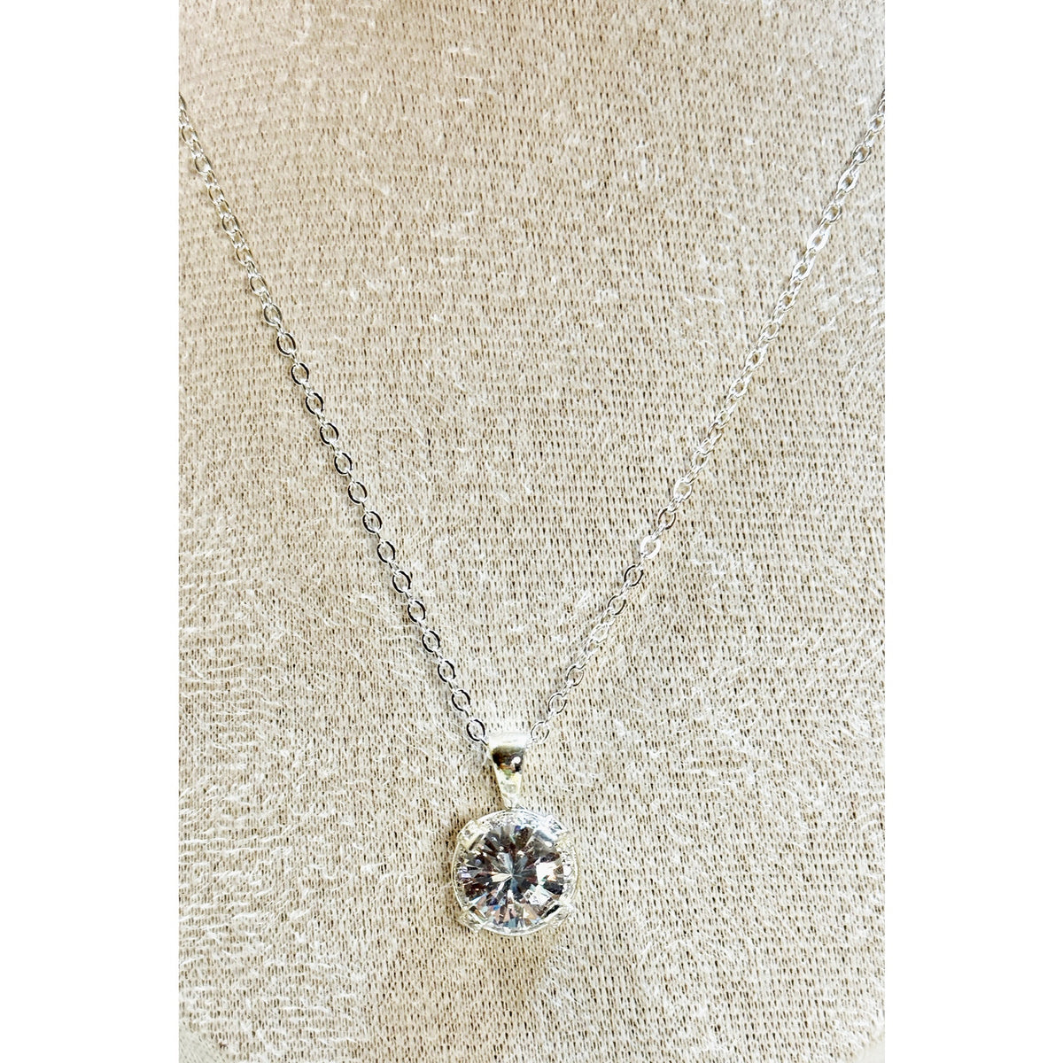 Round Clear Crystal Solitaire Pendant Necklace Silver Tone 18" Chain N450
