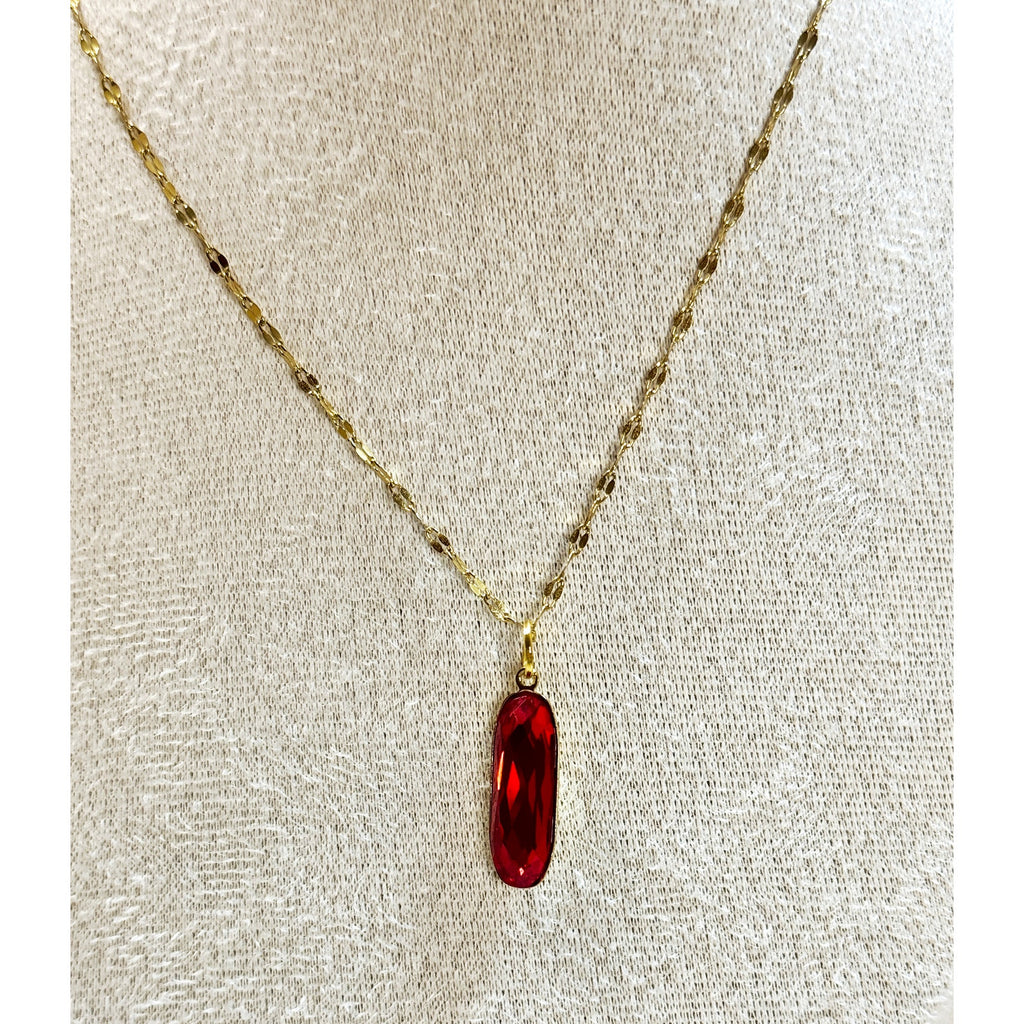 Red Acrylic Pendant Necklace Gold Tone 18" Chain 1" Pendant N458
