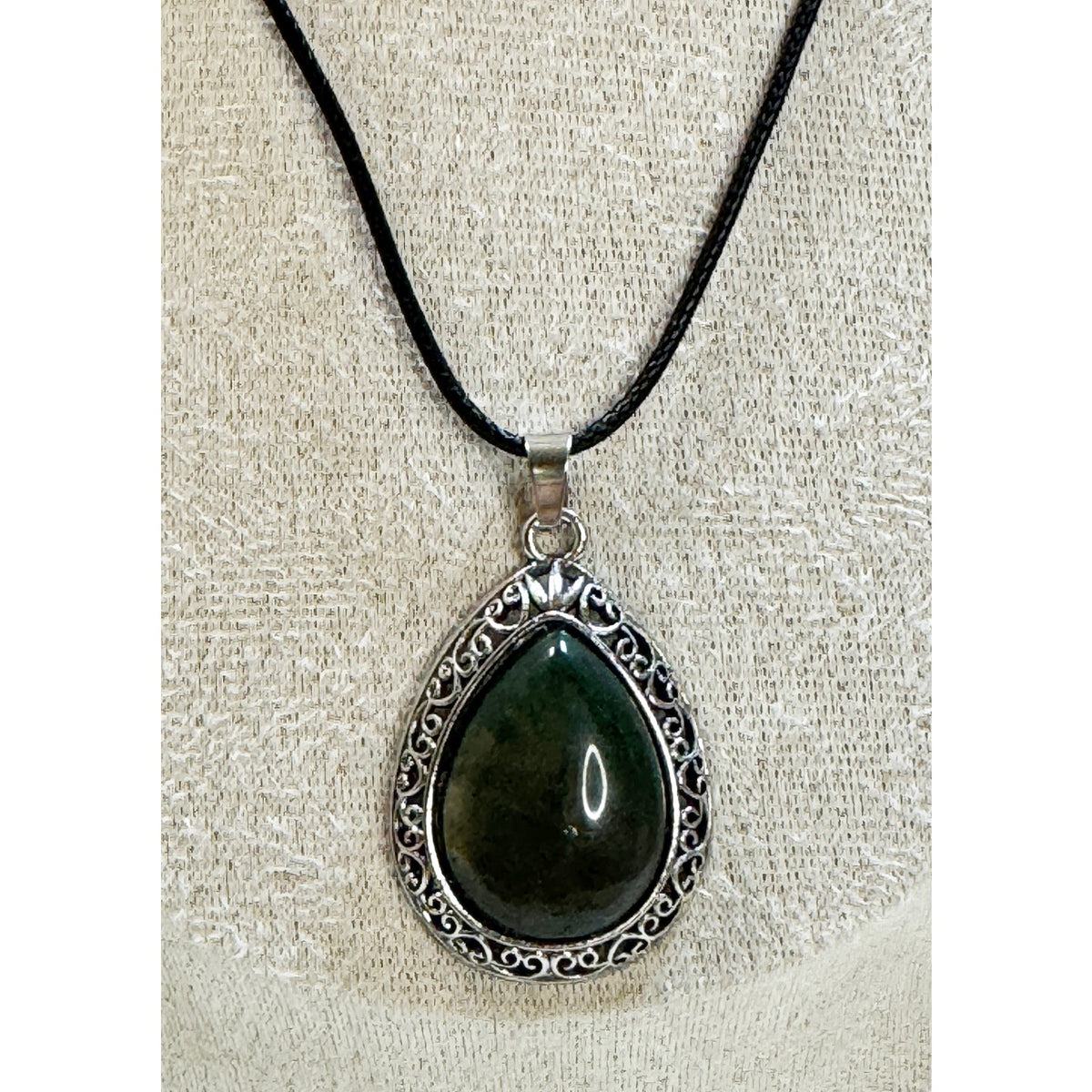 Black Teardrop Stone Pendant Necklace Silver Tone Black Cord Boho New  N383