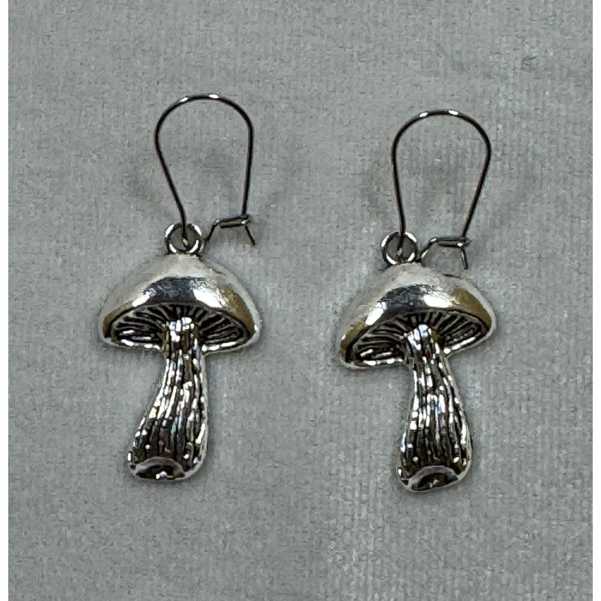 Silver Mushroom Dangle Earrings Woodland Cottagecore Fairycore 1" E268