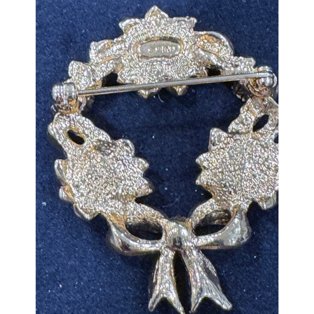 Gold-Tone Christmas Wreath Brooch Seed Pearl Flowers & Pink Stones 1.5″