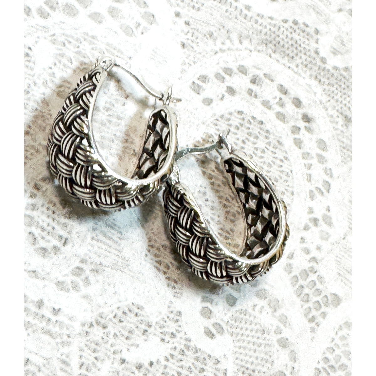 New Silver Textured Hoop Earrings 3/4 x 1/2 Inch Woven Braided Design E297