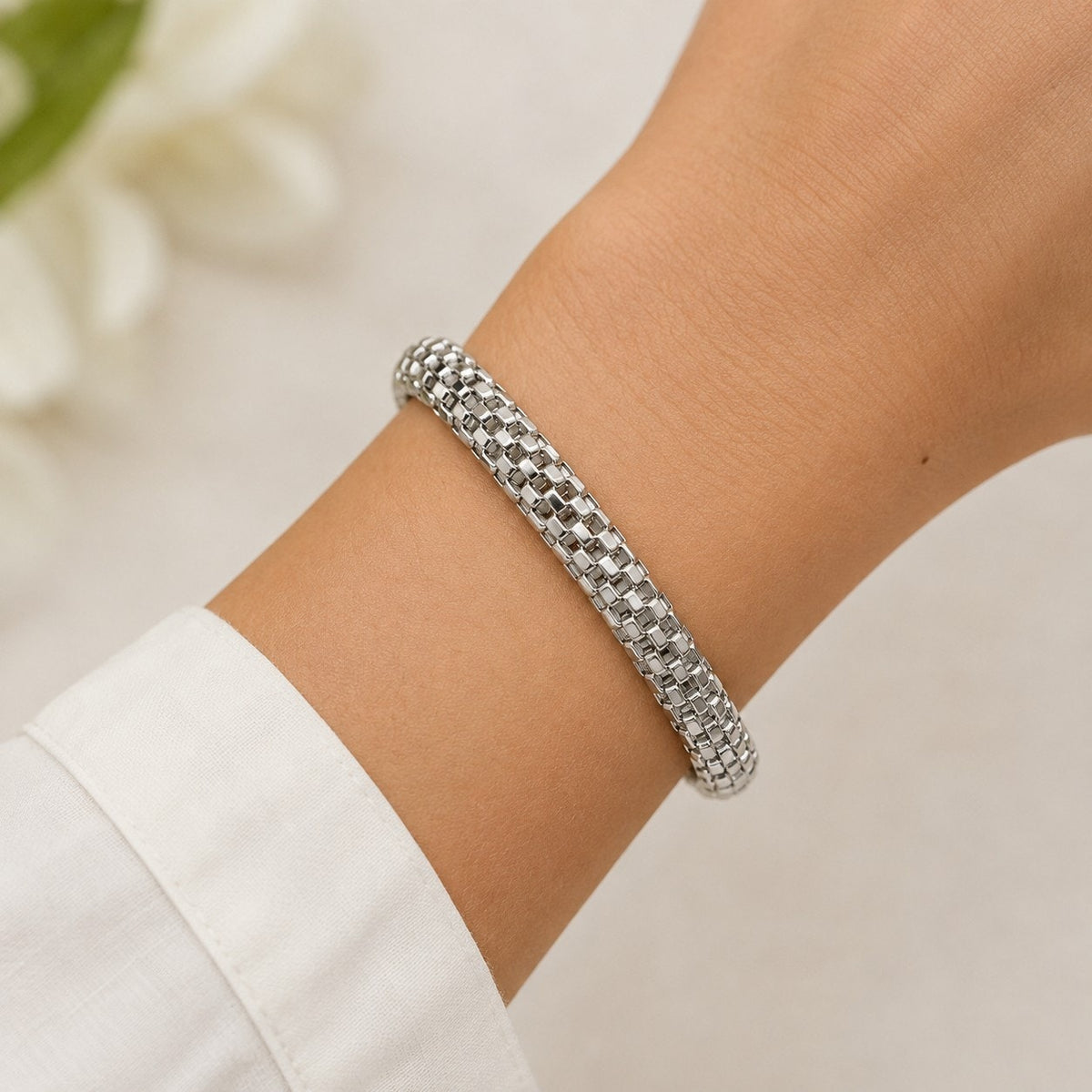 Silver Tone Woven Mesh Bangle Bracelet Textured Basket Weave Jewelry B170