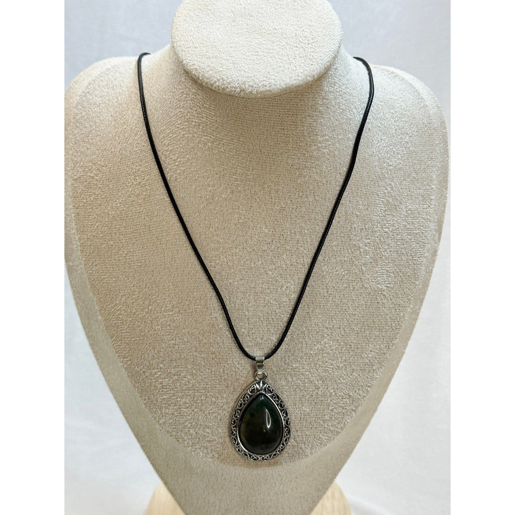 Black Teardrop Stone Pendant Necklace Silver Tone Black Cord Boho New  N383