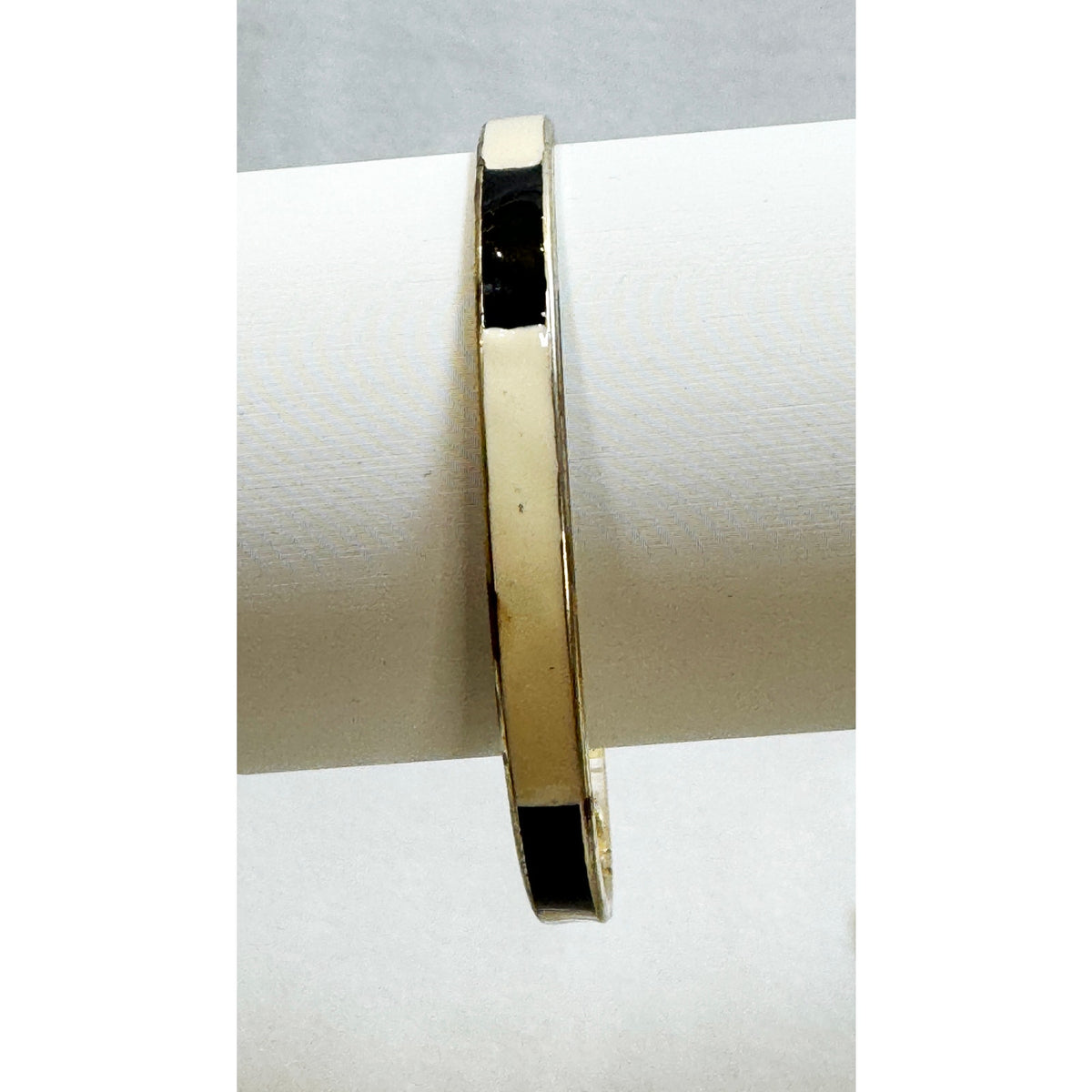 Vintage Black and White Bangle Bracelet 2.5" Diameter 1/4" Wide Classic B089