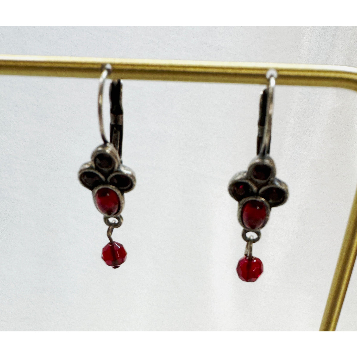 Red Crystal Leverback Dangle Earrings Silver Tone 1.5 Inch Pre-Loved E606
