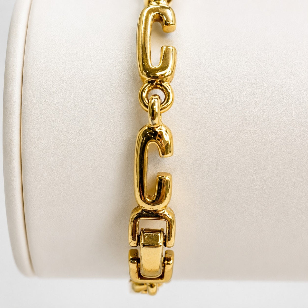 Gold Tone Letter C Link Bracelet 7 Inch Vintage Style Statement Jewelry B170