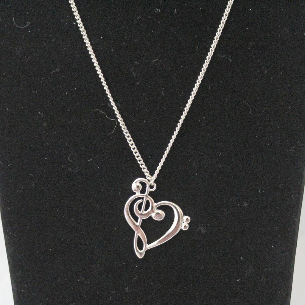 Pre-Owned Silver Toned Necklace with Fancy Heart Shaped Pendant N57