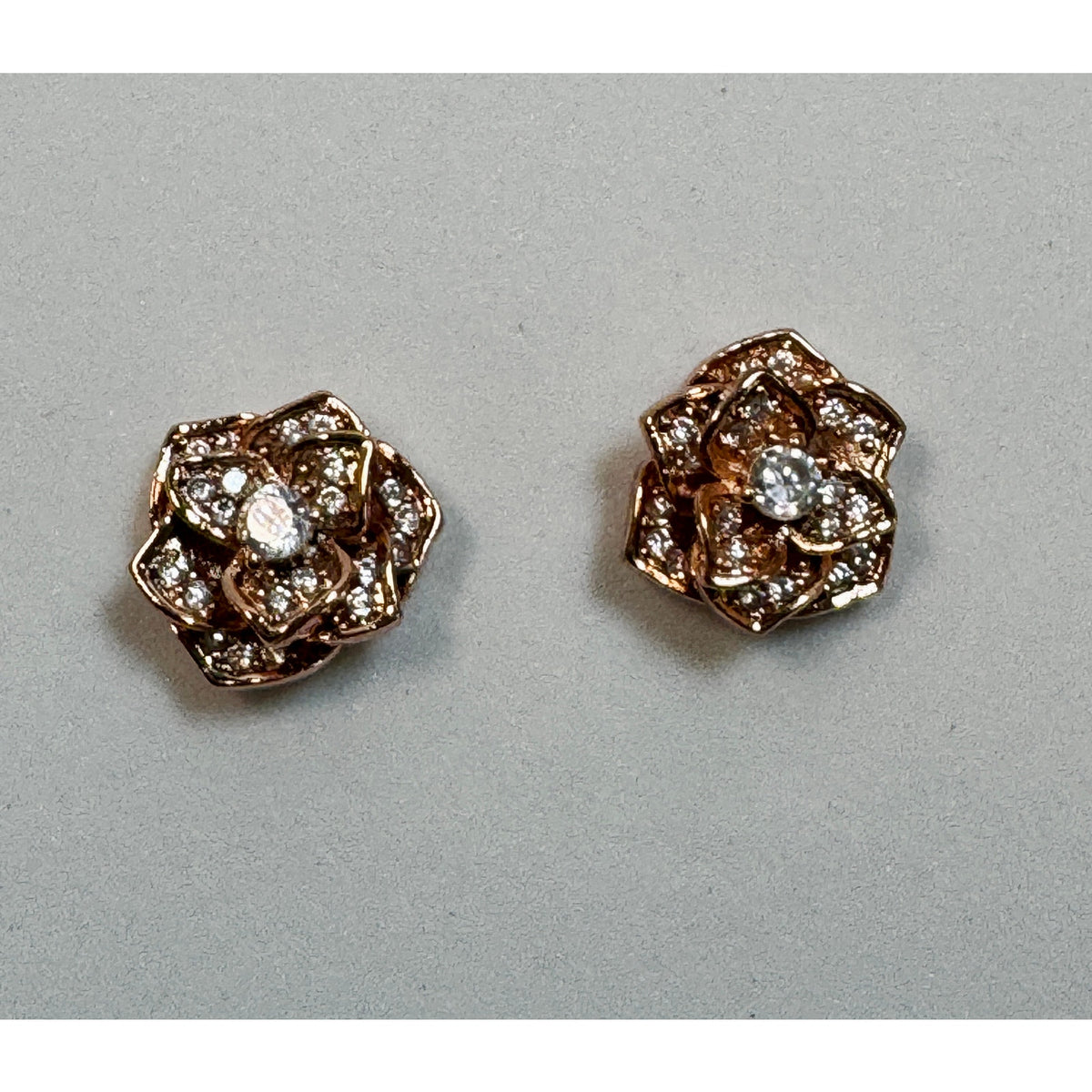 Rose Gold Rhinestone Flower Stud Earrings 1/2" Post Earrings Sparkly New  E304