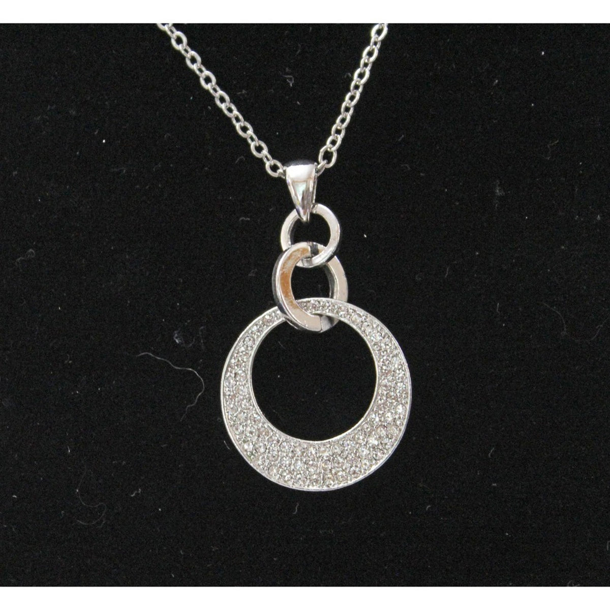 Vintage Silver Tone Necklace with a Sparkly Clear Rhinestone Circle Pendant N62