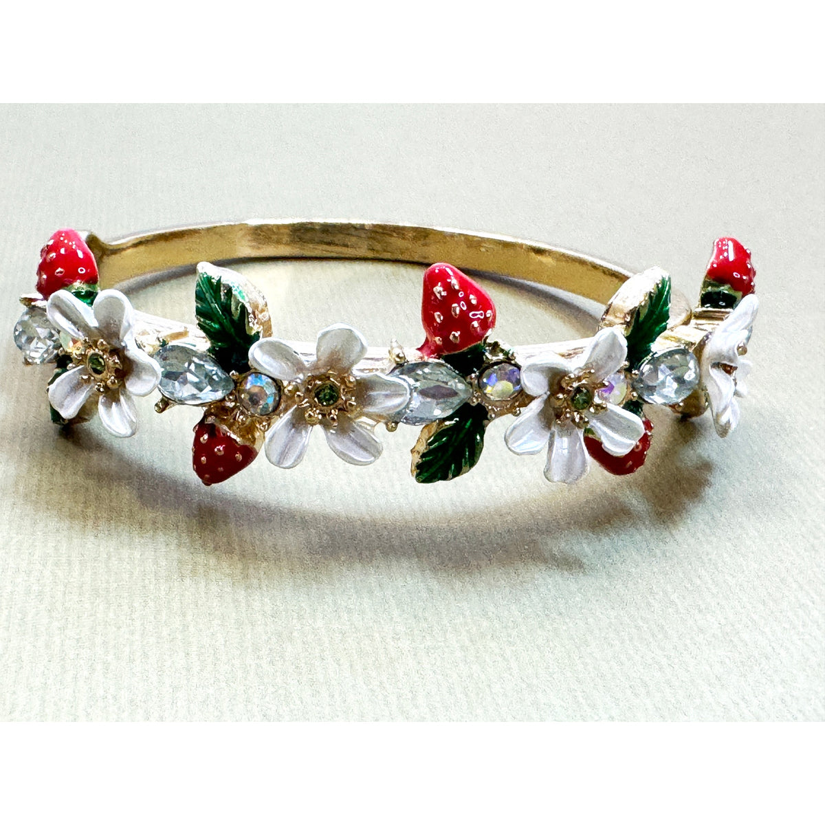 Gold Tone Strawberry & Daisy Hinged Bangle Bracelet Rhinestone Floral B145