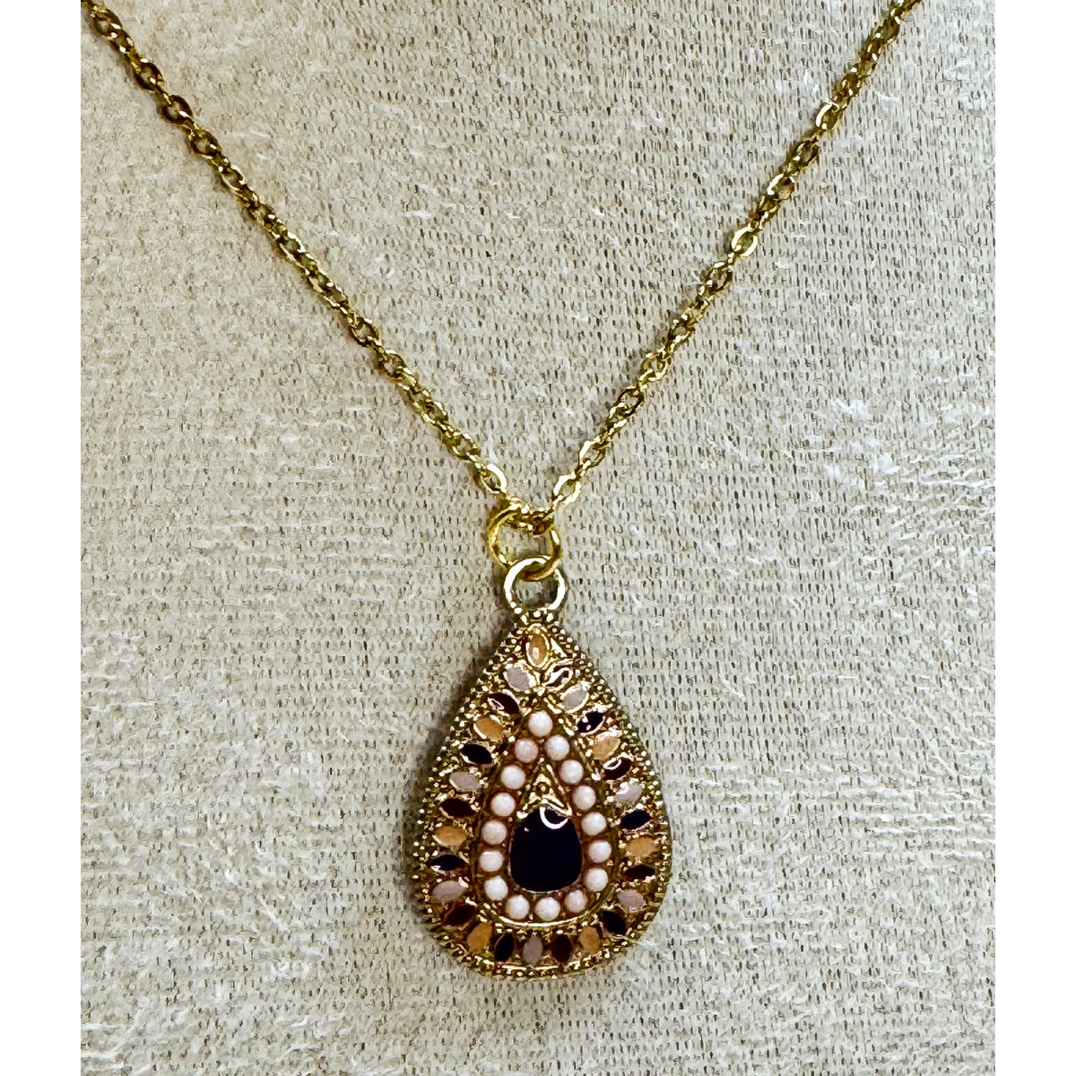 Vintage Gold Tone Teardrop Pendant Necklace Faux Pearl & Black Accent N470
