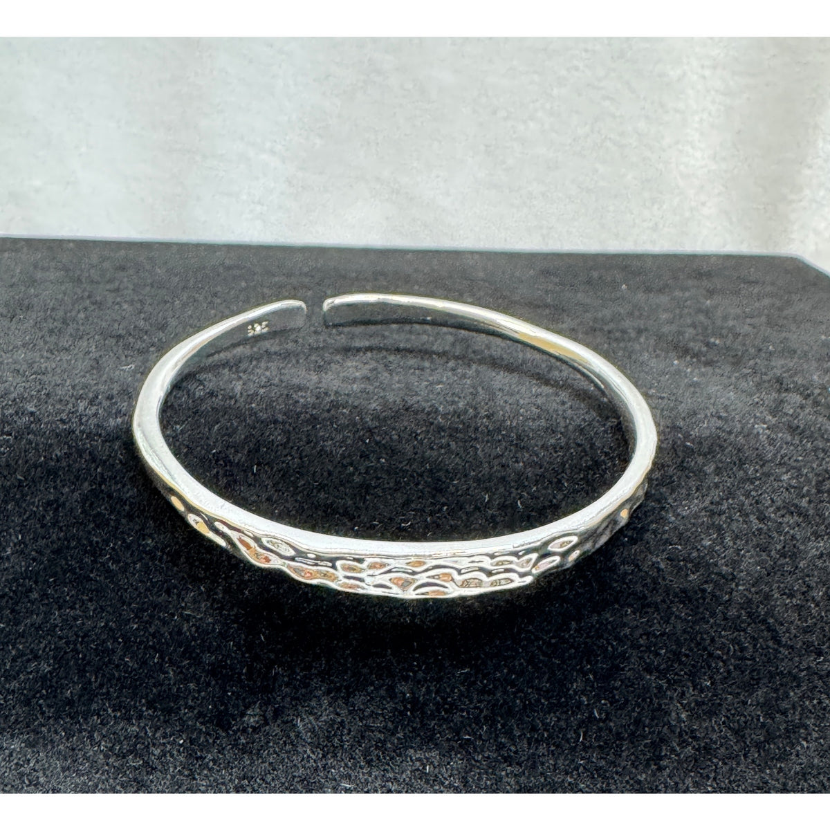925 Sterling Silver Plated Adjustable Cuff Bracelet Hammered Texture B072