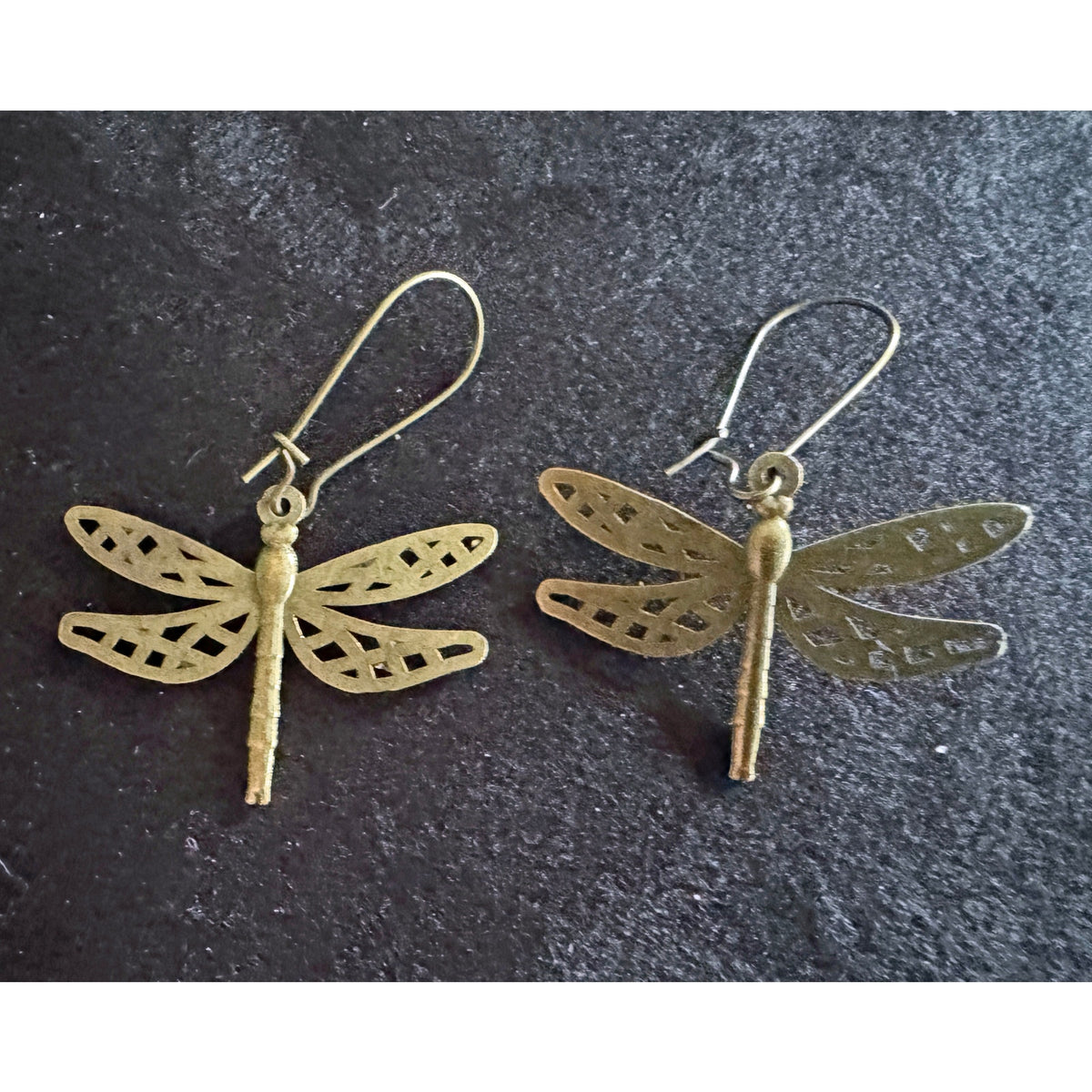New Antiqued Bronze Dragonfly Dangle Earrings E196