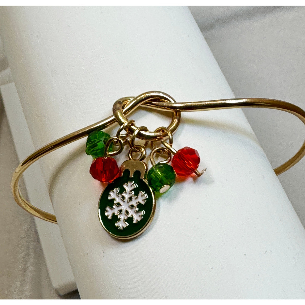 Christmas Snowflake Charm Gold Cuff Bracelet Holiday Bangle Red Green Beads B068