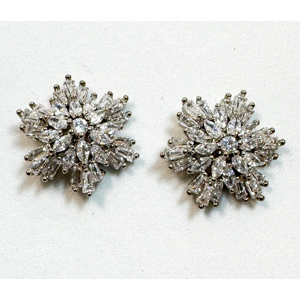 Silver Tone Rhinestone Flower Post Earrings Sparkly Crystal Studs 5/8" E292
