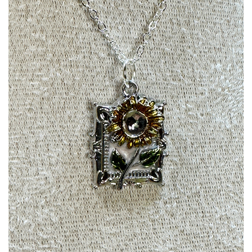 New Sunflower Pendant Necklace Silver Tone Floral Charm 20" Chain 1.25" N446