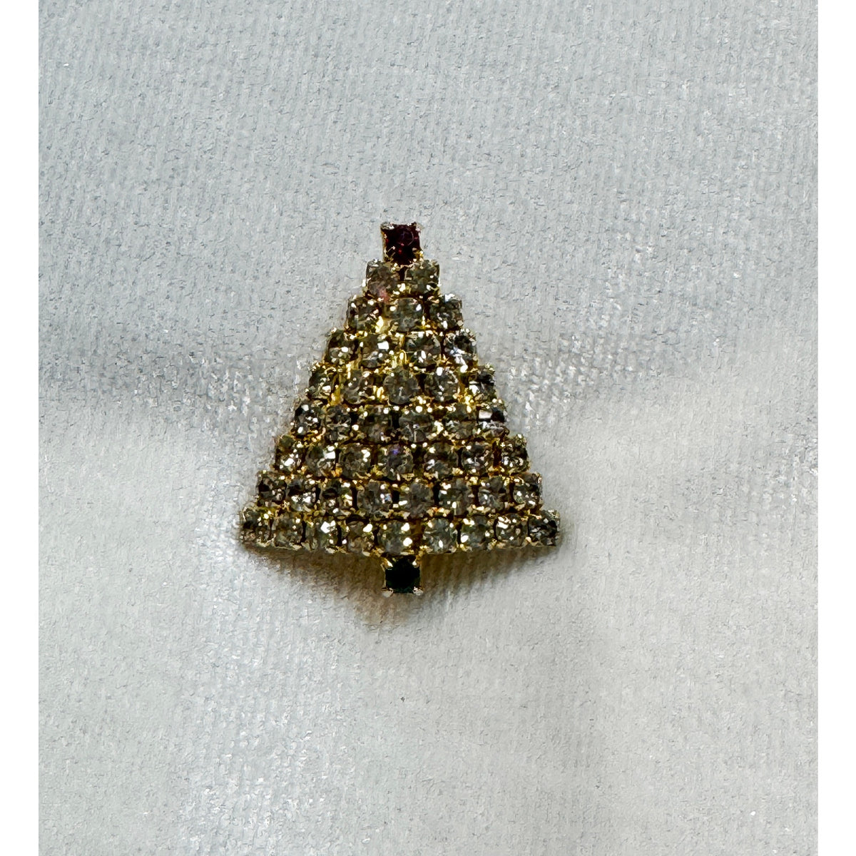 Vintage Clear Rhinestone Christmas Tree Brooch Pin Gold Tone Holiday Jewelry CP181