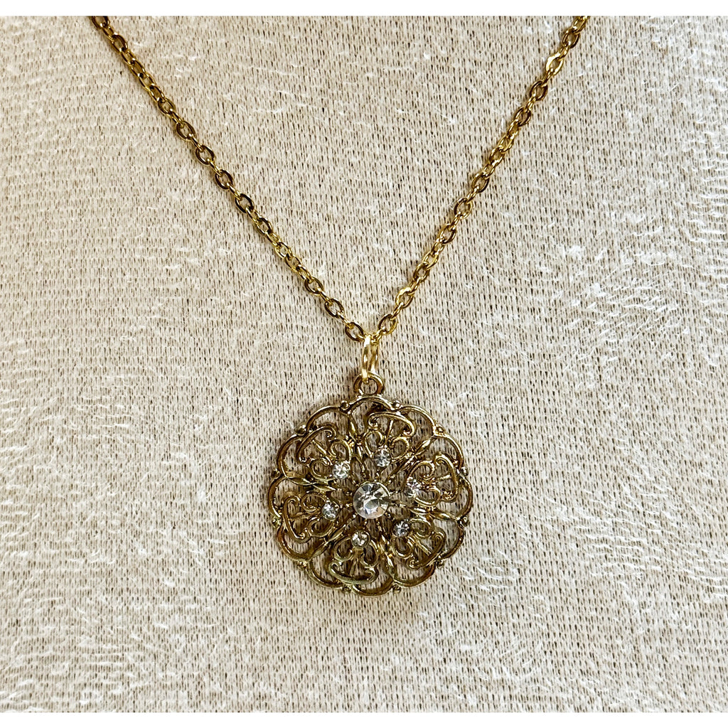 Vintage Gold Tone Rhinestone Filigree Pendant Necklace Floral 18" Chain N439