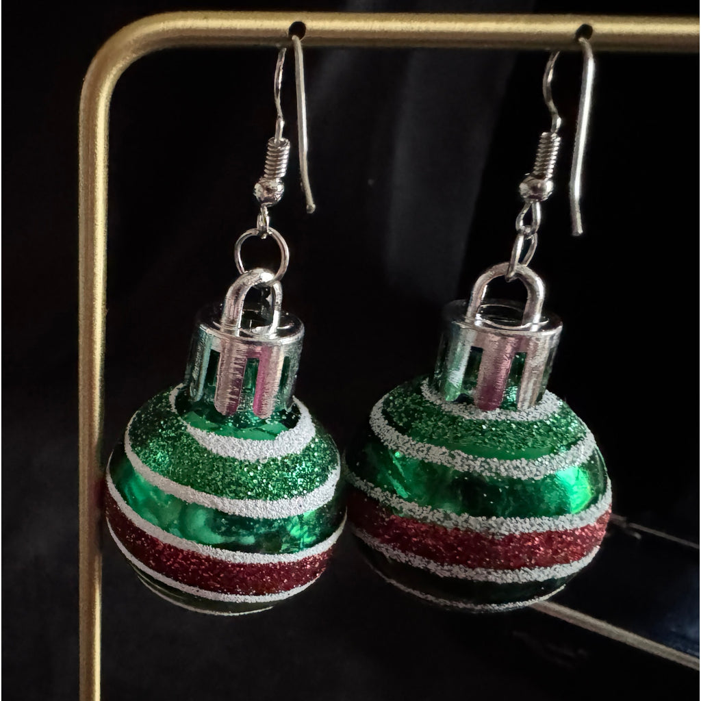 Red and Green Christmas Ornament Drop Earrings New E163