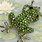 Green Rhinestone Frog Brooch Pin Silver Tone Lily Pad Nature Jewelry 2" CP183